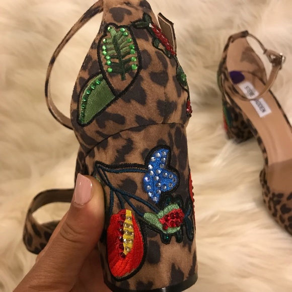 STEVE MADDEN Leopard Print Open Toe Heels - Picture 7 of 8